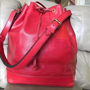 LOUIS VUITTON NOE EPI BAG